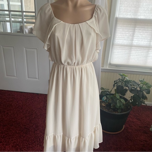 MONTEAU OFF WHITE DRESS SIZE MEDIUM - Picture 2 of 5